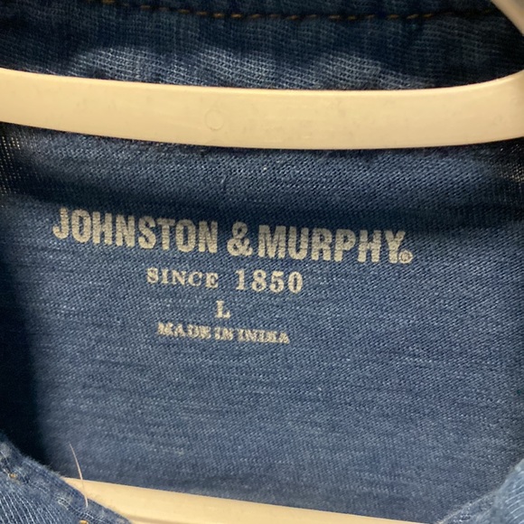 💥💥 SOLD 💥💥 Johnston and Murphy men’s size L soft golf style shirt. - Picture 2 of 8